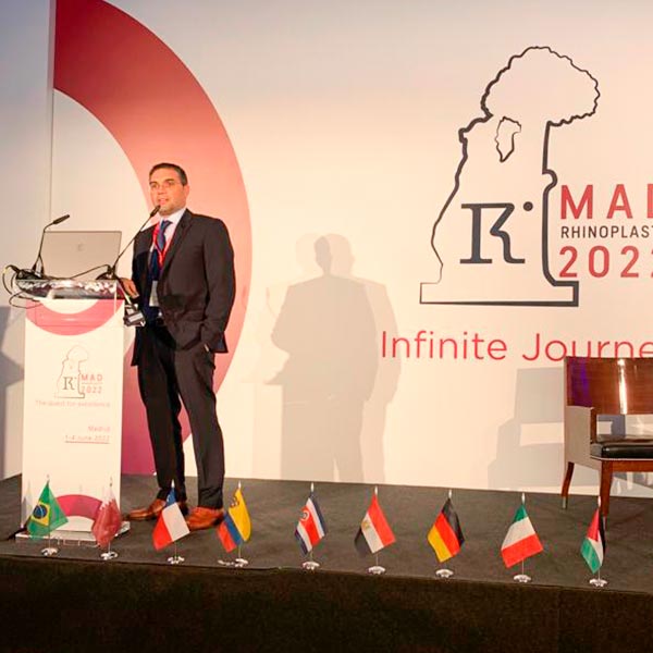 ramón terré en la entrega de premios mad rhinoplasty 2022